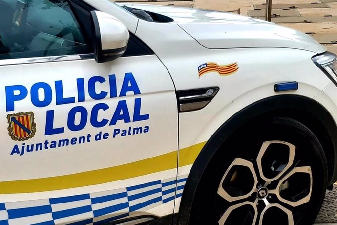 Policía Local. Vehículo policial. Palma