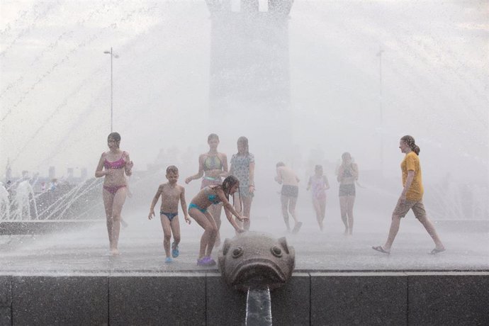 Archivo - Imagen de archivo de una ola de calor en San Petersburgo (Rusia) 