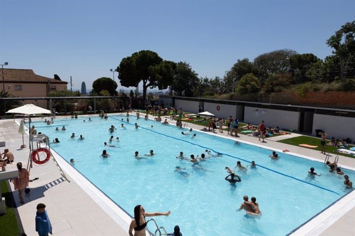 Piscina d'estiu del CEM Guinardó de Barcelona