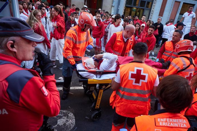 Uno de los heridos durante el primer encierro de San Fermín 2024.