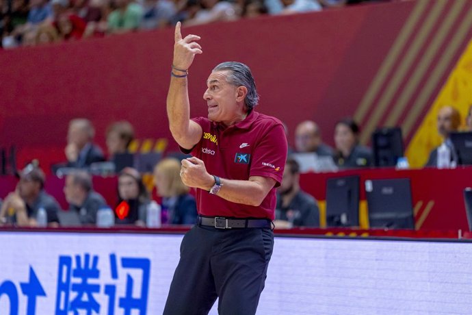 El seleccionador español de baloncesto masculino, Sergio Scariolo, en el Preolímpico de Valencia