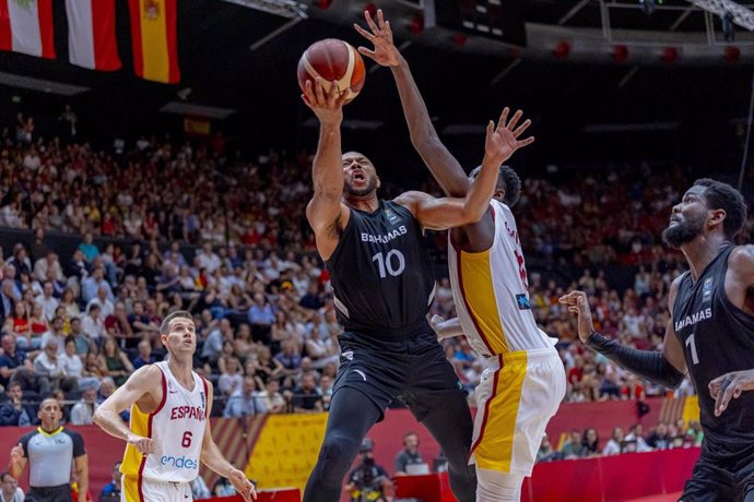 El jugador de Bahamas Eric Gordon durante la final del Preolímpico de Valencia, en partido contra España en La Fonteta