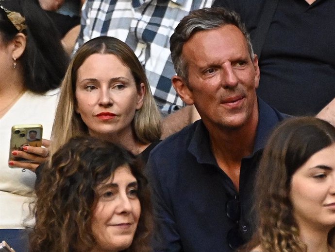 Joaquín Prat y Alexia Pla asisten al concierto de Luis Miguel en el estadio Santiago Bernabeu