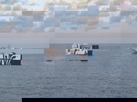 Un buque de pasajeros que cubría la ruta Valencia-Palma, a la deriva tras un incendio en la sala de máquinas