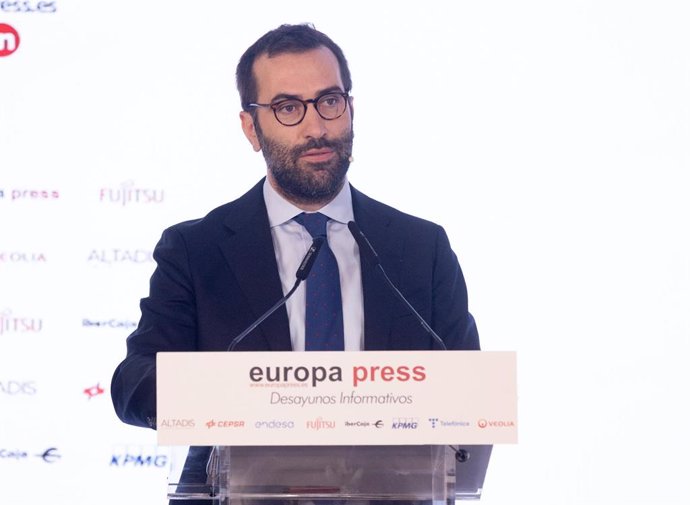 El ministro de Economía, Carlos Cuerpo, interviene durante un desayuno informativo de Europa Press, a 8 de julio de 2024, en Madrid (España)