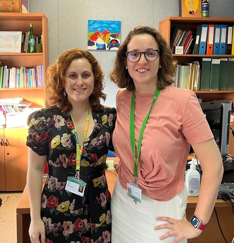 Beatriz Girado y Elena García, enfermeras galardonadas.