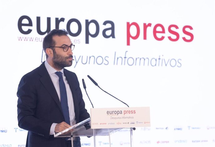 El ministro de Economía, Carlos Cuerpo, interviene durante un desayuno informativo de Europa Press, a 8 de julio de 2024, en Madrid (España).