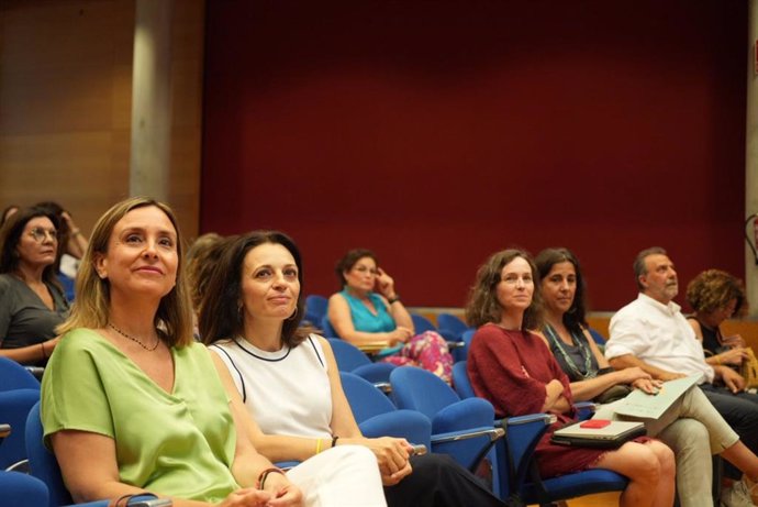 La consejera de Política Social, Familias e Igualdad, Conchita Ruiz, durante la presentación de la herramienta informática PETRA