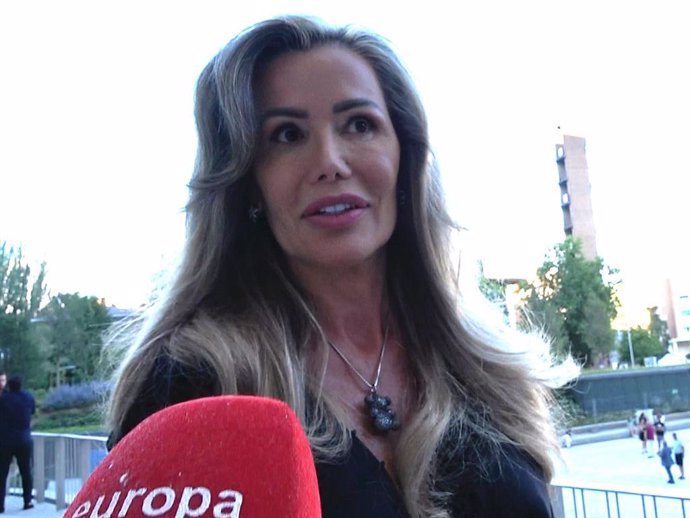 La millonaria venezolana Raquel Bernal, exmujer de Escassi, llegando al concierto de Luis Miguel en el estadio Santiago Bernabéu