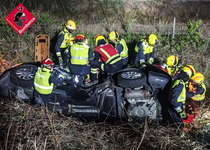 Sis persones resulten ferides en un accident entre dos cotxes a l'AP-7, a Ondara