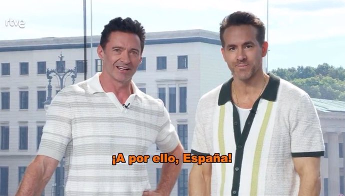 Ryan Reynolds y Hugh Jackman (Deadpool y Lobezno) se cuelan el plató de TVE para animar a España en la Eurocopa