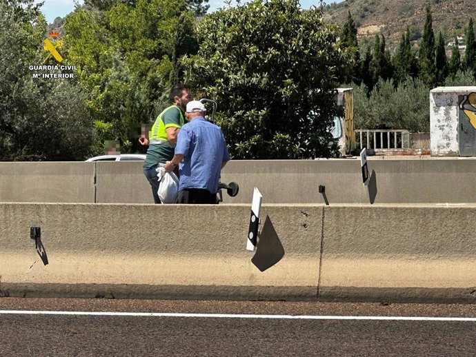 Auxili d'un agent de la Gurdia Civil