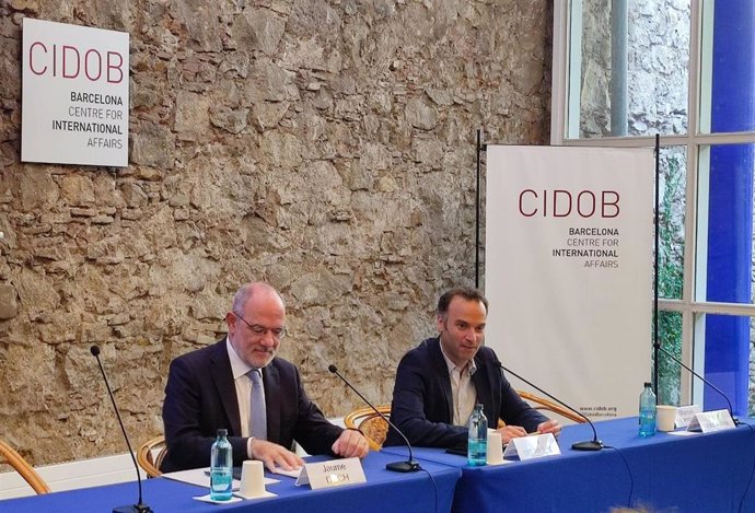 El director de comunicación y portavoz del Parlamento Europeo (PE), Jaume Duch, y el director del Cidob, Pol Morillas