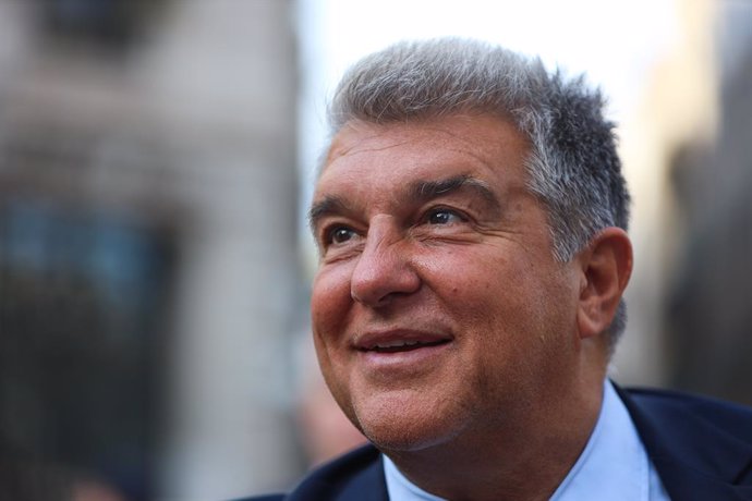 Archivo - Joan Laporta, president of FC Barcelona arrives at Via Laietana  during the celebration of FC Barcelona Femeni after winning their third UEFA Women Champions League against Olympique Lyonnais on May 27, 2024, in Barcelona, Spain.