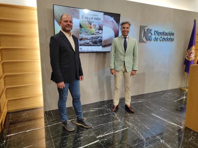 Lorite (dcha.) y Ruz en la presentación de las jornadas 'El ajo y el melón'.