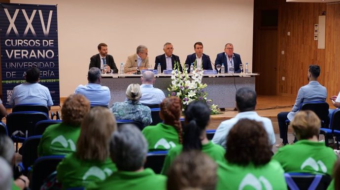 Apertura del curso de verano de la UAL 'La despoblación en los municipios rurales: amenaza y oportunidad' en Purchena (Almería).