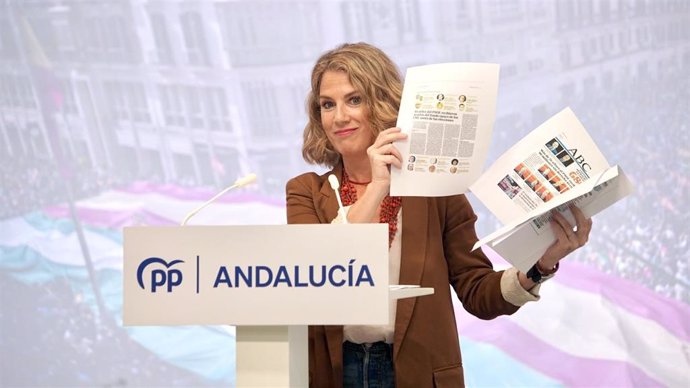 La vicesecretaria de Política Municipal del PP-A, Ana Mestre, en rueda de prensa.