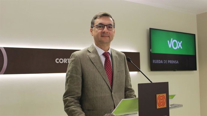 El diputado de VOX en las Cortes de Aragón, Fermín Civiac.