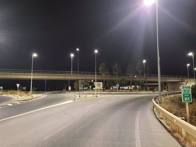 Reparación del alumbrado en el enlace de las carreteras A-494, A-472 y A-5000  en San Juan del Puerto (Huelva).