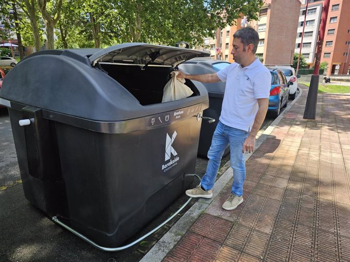 Barakaldo inicia la instalación de nuevos contenedores.