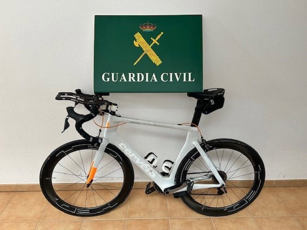 Bicicleta recuperada por la Guardia Civil en Costa Teguise (Lanzarote)