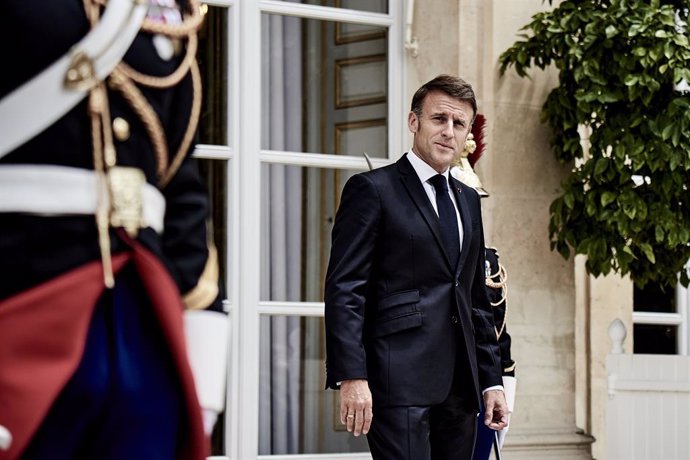 20 June 2024, France, Paris: French President Emmanuel Macron waits for Senegal's President Bassirou Diomaye Faye for meeting at the Elysee Palace for a working lunch. Photo: Antonin Burat/Le Pictorium via ZUMA Press/dpa