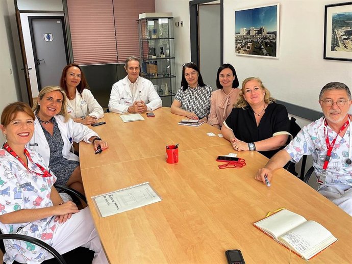 Tres hospitals d'Alacant s'adhereixen al programa d'acompanyament a menors ingressats de Mams en Acció