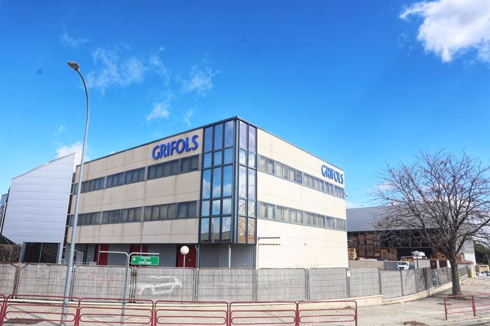 Archivo - Fachada de la sede de Grifols, a 9 de marzo de 2023, en Coslada (Madrid). Especializada en el sector farmacéutico y hospitalario, Grifols es una compañía global líder en el sector de la salud dedicada al desarrollo de medicamentos derivados del 