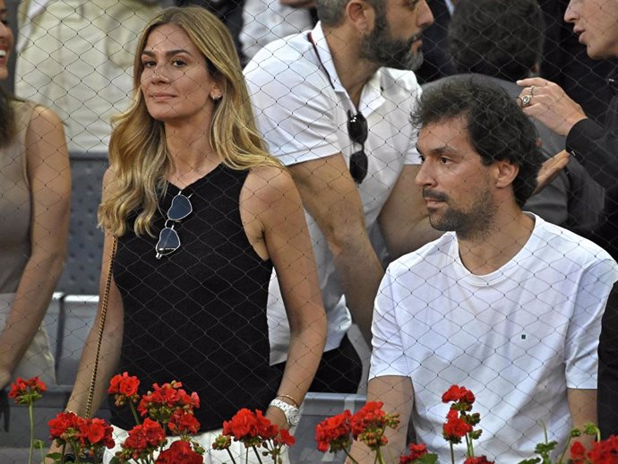 Archivo - Almudena Cánovas, Sergio Llul, Roberto Leal y Miguel Bernadeau durante la final del Mutua Madrid Open de tenis que se juegan Carlos Alcaraz y Jan-Lennard Struff en la Caja Mágica, a 7 de mayo de 2023, en Madrid