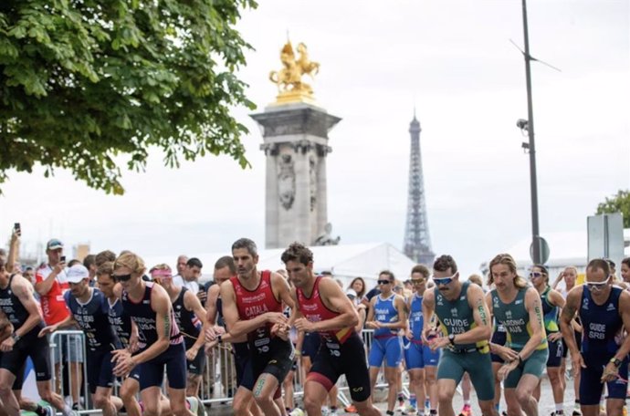 Archivo - Prueba de triatlón paralímpico