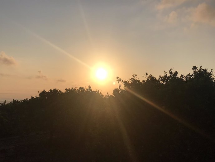 Archivo - Cielos despejados y temperaturas en ascenso 