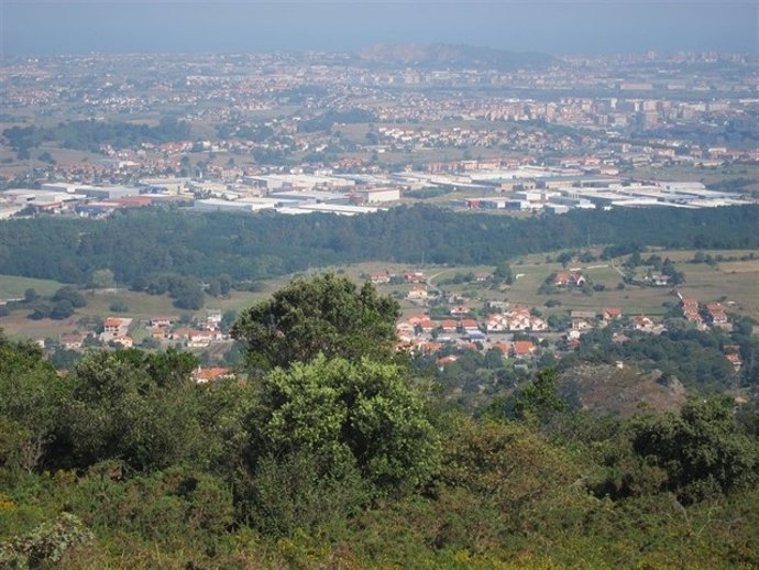 Archivo - Vista de la zona del cinturón de la bahía de Santander