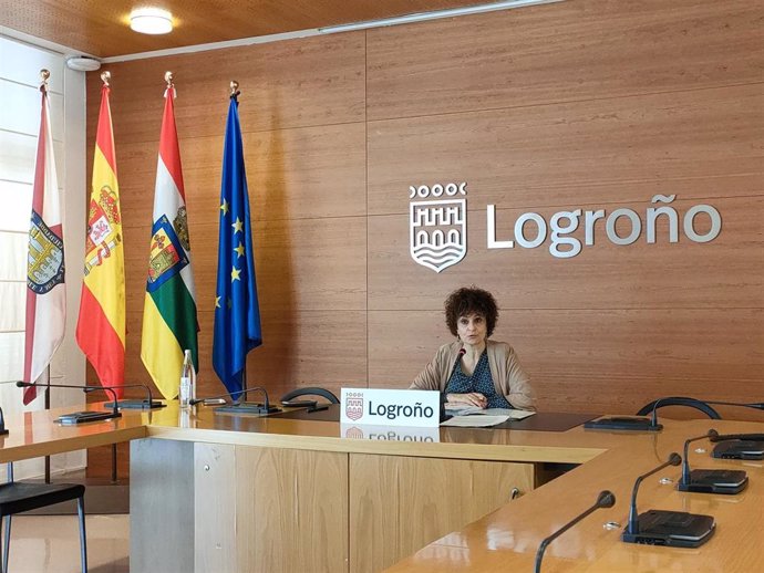 Archivo - La portavoz del Equipo de Gobierno del Ayuntamiento de Logroño, Celia Sanz, en comparecencia de prensa