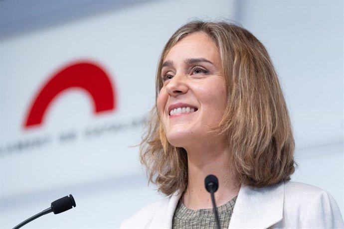 La líder de los comuns en el Parlament, Jéssica Albiach, ofrece una rueda de prensa tras reunirse con el presidente del Parlament durante una ronda de consultas para proponer un candidato a la Presidencia de la Generalitat, en el Parlament, a 18 de junio 