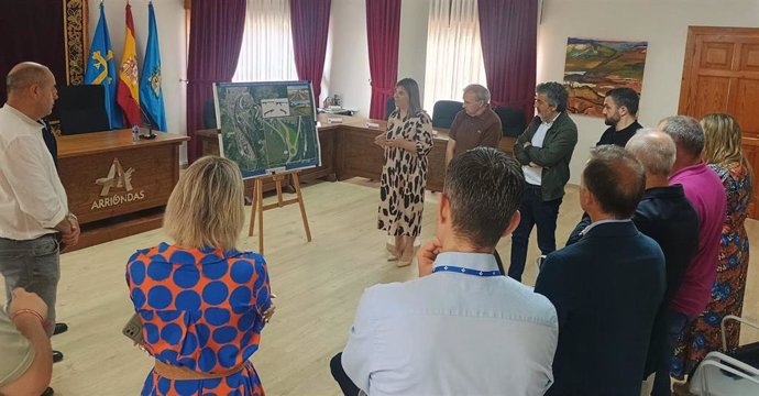 Presentación de la glorieta que se construirá en la N-634 en Arriondas.