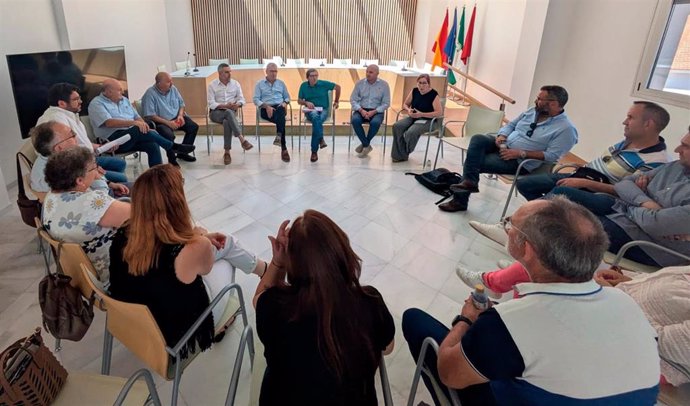 PSOE almeriense durante la reunión en Serón.