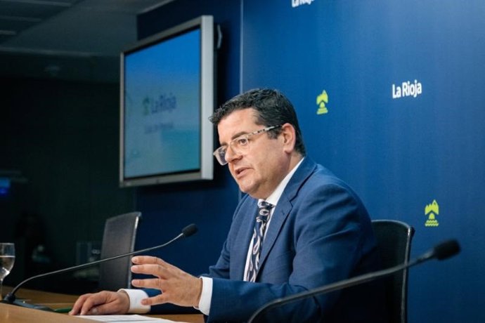 El portavoz del Gobierno riojano, Alfonso Domínguez, en comparecencia de prensa