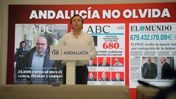 El secretario general del PP-A, Antonio Repullo, este martes en rueda de prensa.