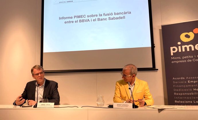 El president de l'Observatori de la Pime, Oriol Amat, i el secretari general de Pimec, Josep Ginersta