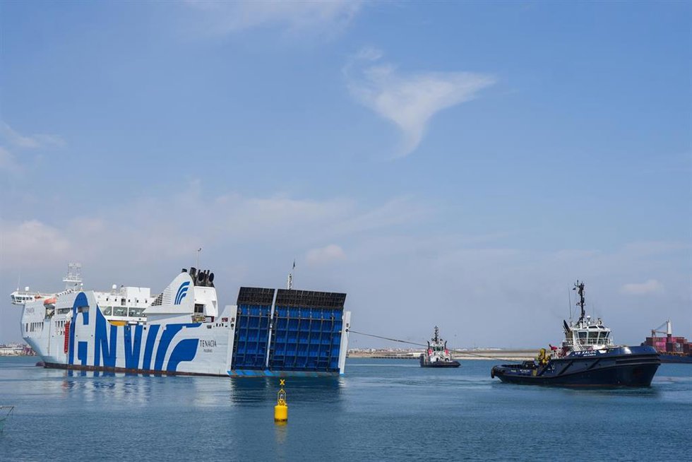 Llegada del 'Tenacia' al Puerto de Valncia