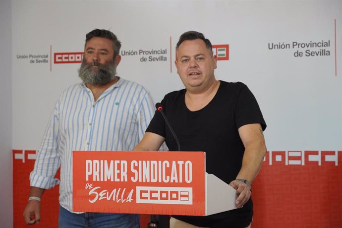 El secretario de Acción Sindical del Sindicato Provincial de CCOO del Hábitat de Sevilla, Israel Pizarro, y el responsable del sector de la construcción en el Sindicato Provincial de CCOO del Hábitat de Sevilla, Ignacio Sánchez.