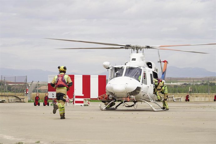 Demostración de los medios de defensa contra incendios forestales en Agoncillo (La Rioja)