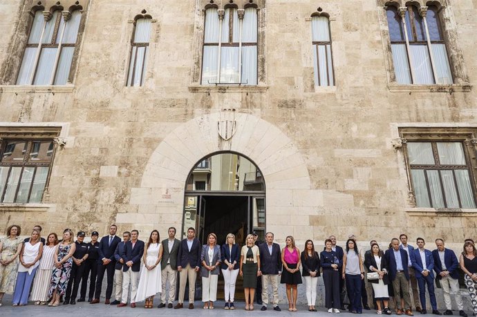 Concentración de condena al crimen machista de Rosi en Villena (Alicante)