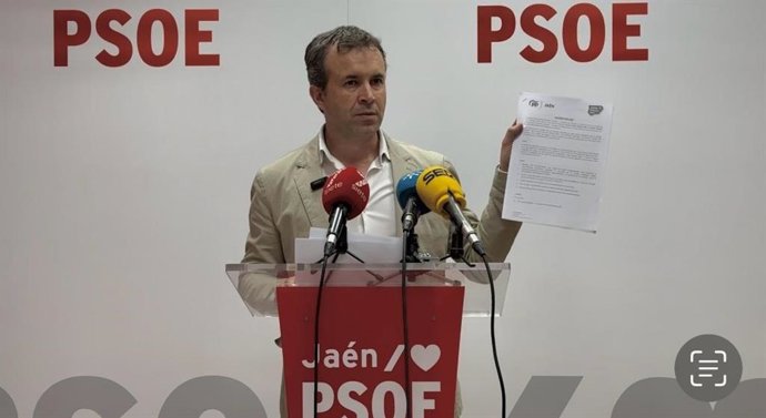 Julio Millán durante la rueda de prensa