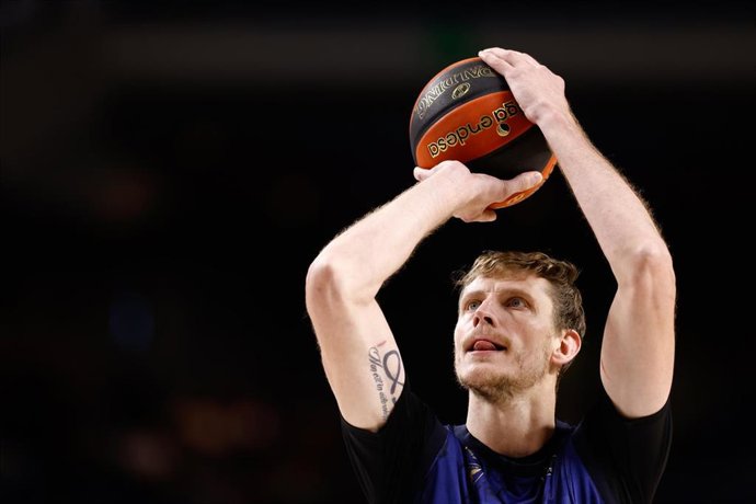 Archivo - El pívot ucraniano Artem Pustovyi, en su etapa en el UCAM Murcia.