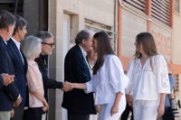 La Princesa Leonor y la Infanta Sofía llegan a su visita al taller de Jaume Plensa