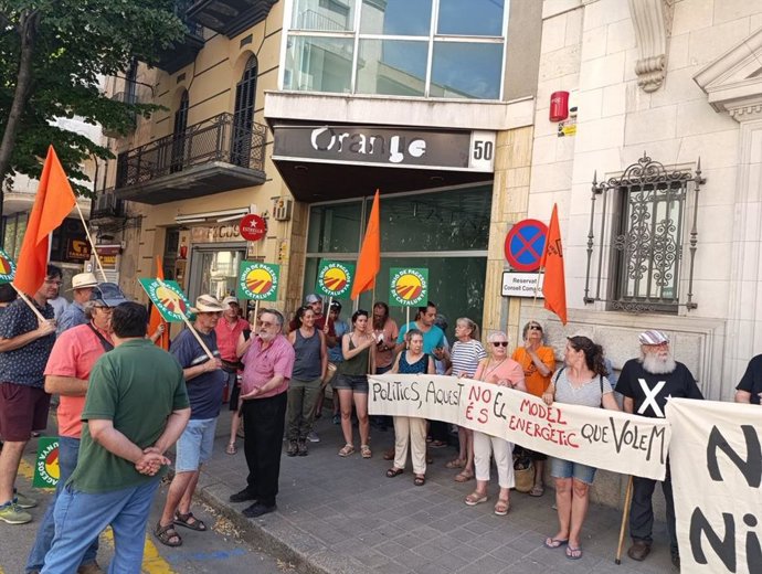 Concentración de Unió de Pagesos contra el proyecto del parque eólico de Roses (Girona)