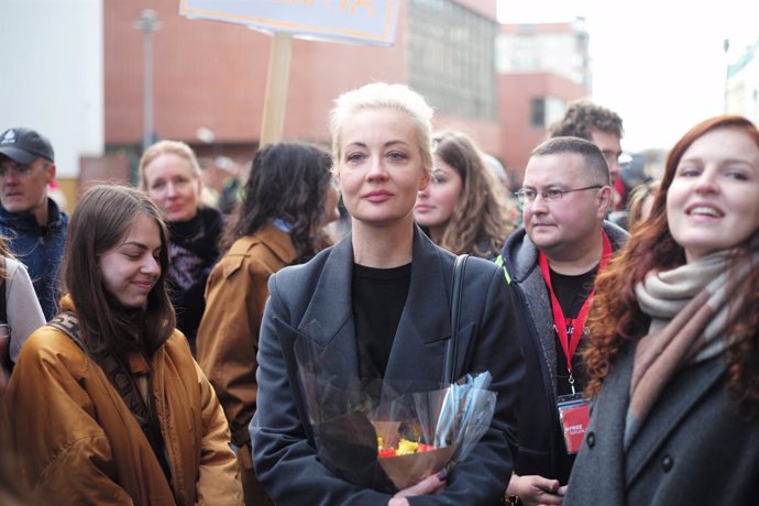 Archivo - March 17, 2024, Berlin, Berlin, Germany: March 17, 2024: Yulia Navalnaya, the widow of Russian opposition leader Alexei Navalny in line to Vote in the Russian Presidential election at the Russian Embassy in Berlin, Germany.