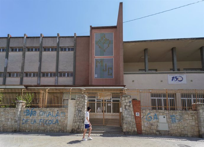 Façana del Col·legi Mare Josefa Campos, a 8 de juliol de 2024, a Alaquàs, València, Comunitat Valenciana (Espanya).