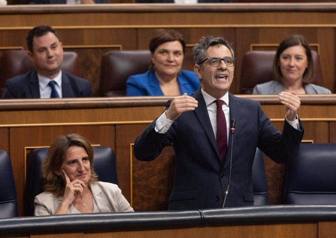 El ministro de la Presidencia, Relaciones con las Cortes y Justicia, Félix Bolaños, interviene durante una sesión de control al Gobierno, en el Congreso de los Diputados, a 26 de junio de 2024